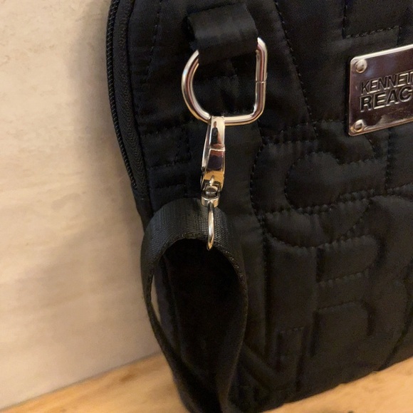 Kenneth Cole Reaction Quilted Black Crossbody Bag - Picture 2 of 11